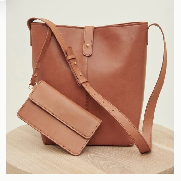 BNWT - JENNI KAYNE leather bucket bag - never been worn! - Picture 2 of 5